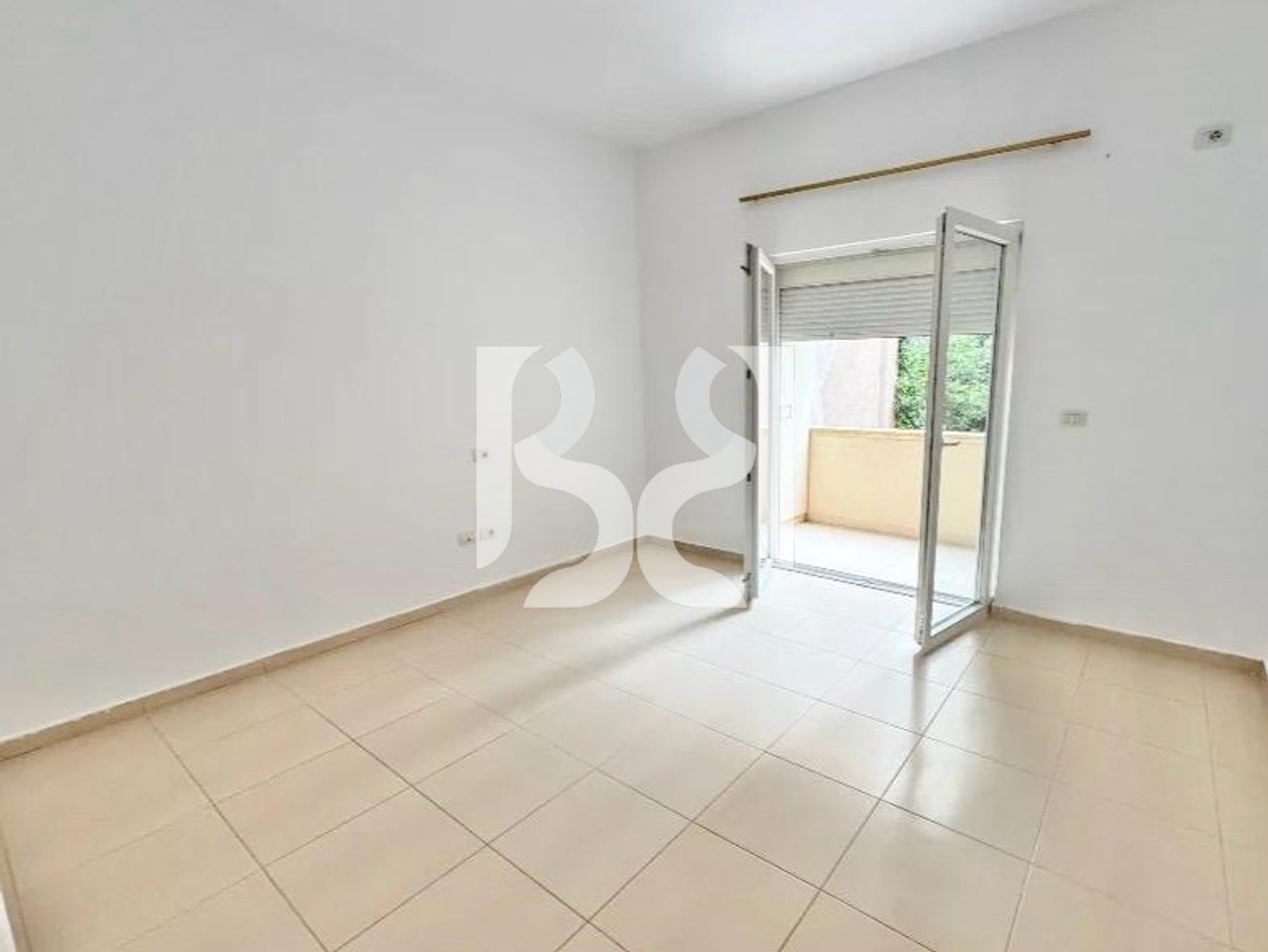 IN AFFITTO APPARTAMENTO 2+1 VICINO RADISSON DRY LAKE*