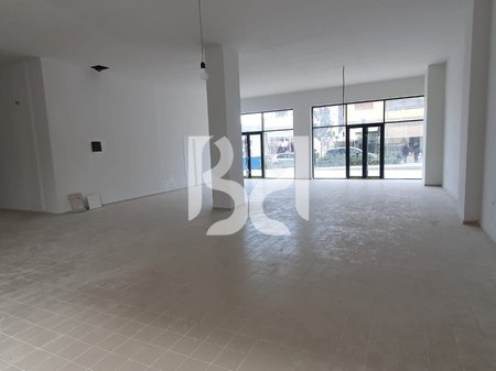 LOCALE COMMERCIALE IN AFFITTO 250.000 LEKE A SHKOZA.
