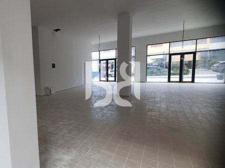 LOCALE COMMERCIALE IN AFFITTO 250.000 LEKE A SHKOZA.