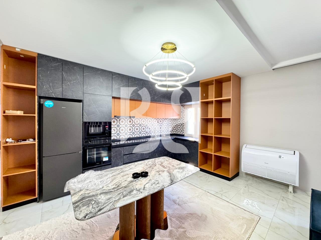 APARTAMENT  2+1+2 + PARKING ME QIRA PRANE LIQENIT TE FARKES REZIDENCA LAKELAND*