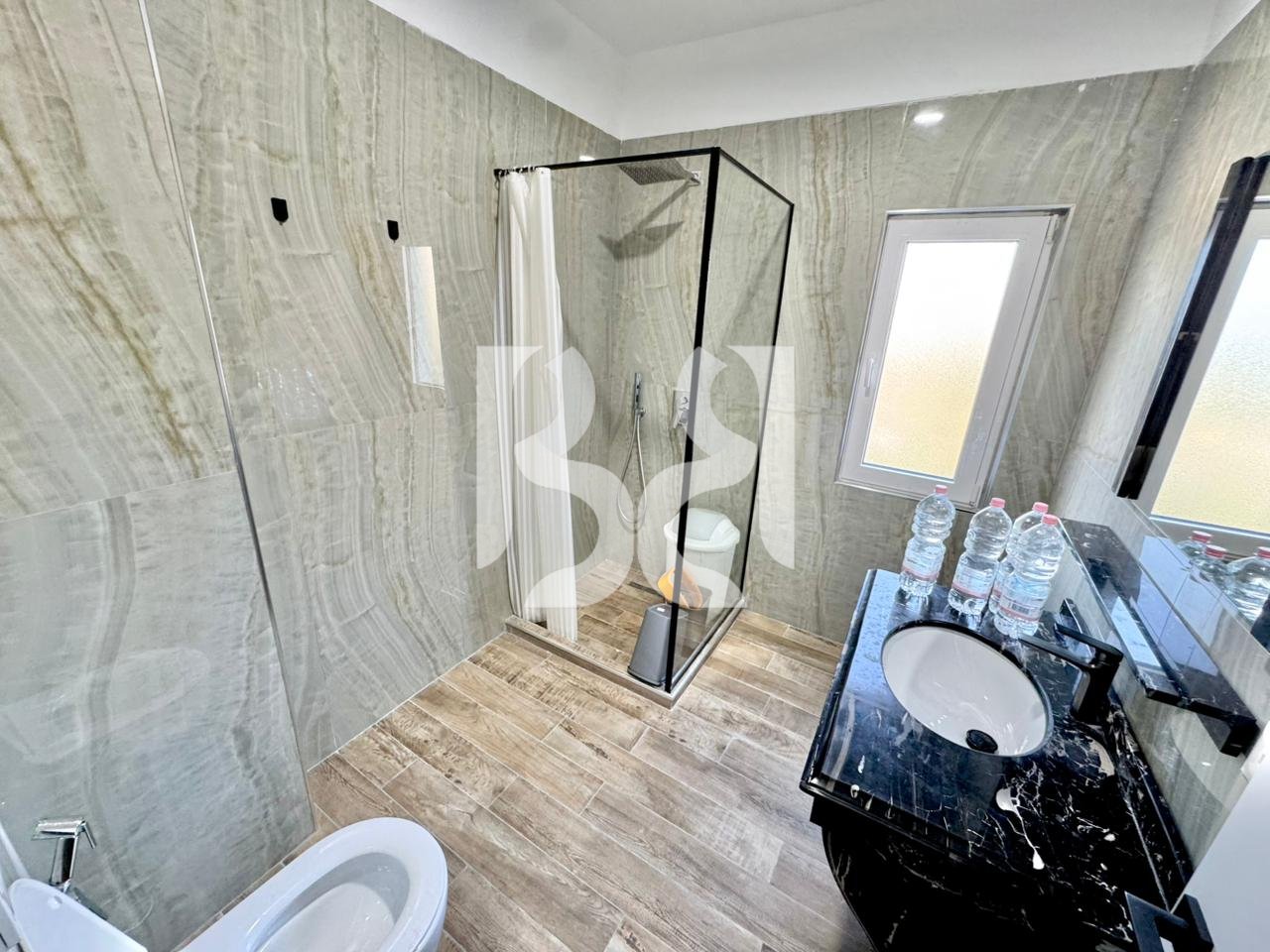 APARTAMENT  2+1+2 + PARKING ME QIRA PRANE LIQENIT TE FARKES REZIDENCA LAKELAND*