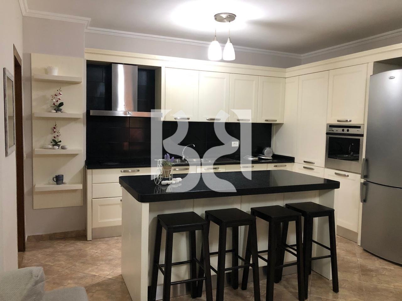 Shitet Apartament Premium 2+1 tek Liqeni i Thate.