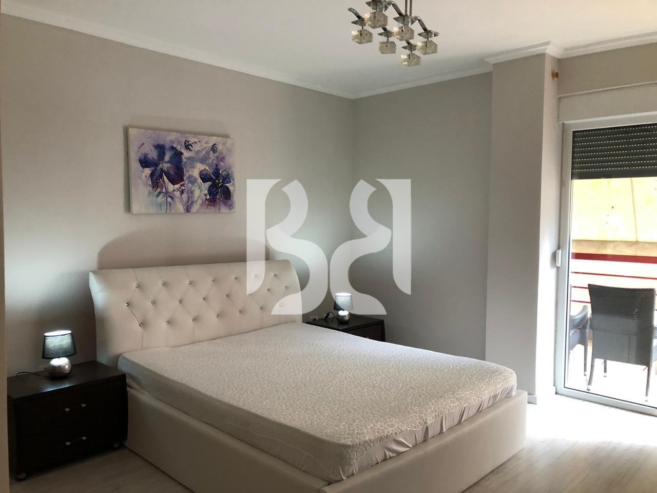 Shitet Apartament Premium 2+1 tek Liqeni i Thate.