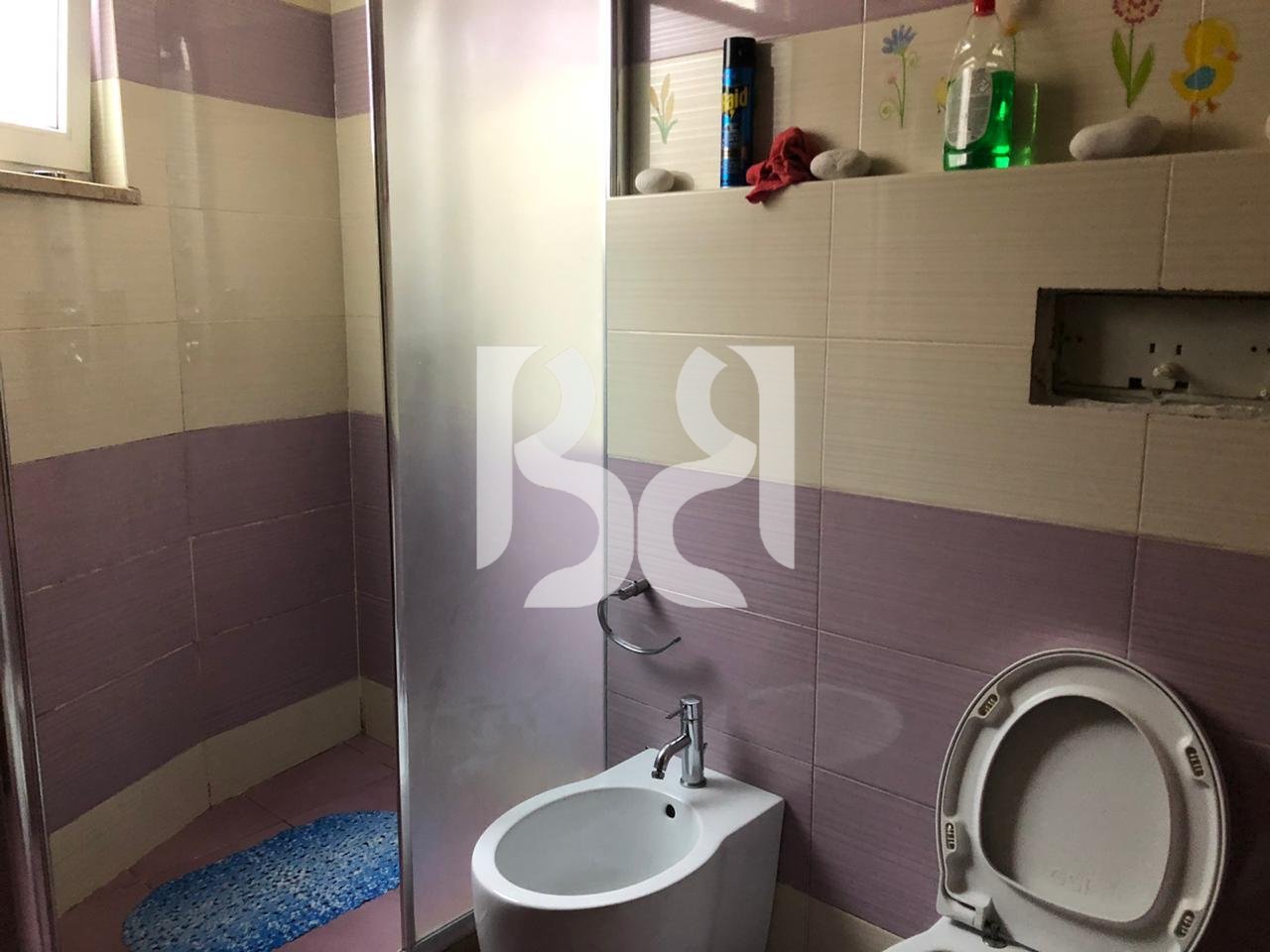 Shitet Apartament Premium 2+1 tek Liqeni i Thate.