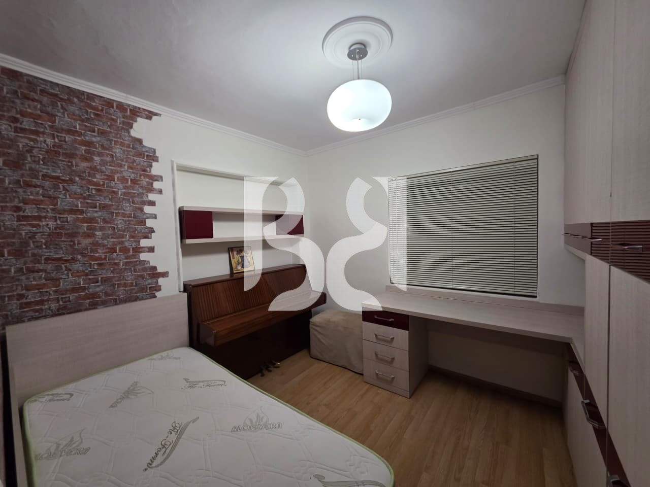 JEPET ME QERA APARTAMENT 4+1+2.*