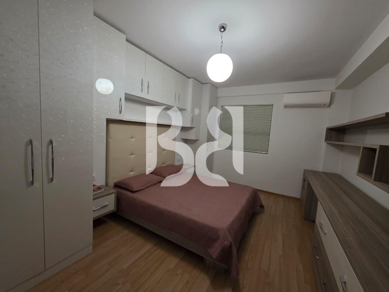 JEPET ME QERA APARTAMENT 4+1+2.*
