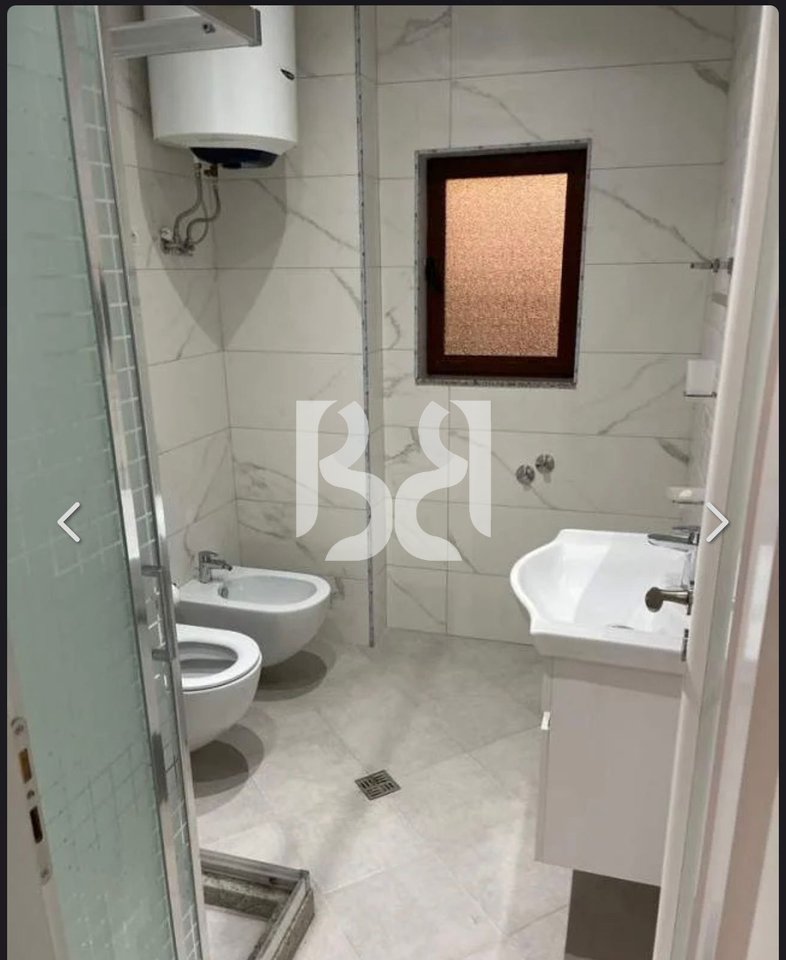 JEPET APARTAMENT 4+1+2 ME QIRA NE ZONEN E ALI DEMIT.*