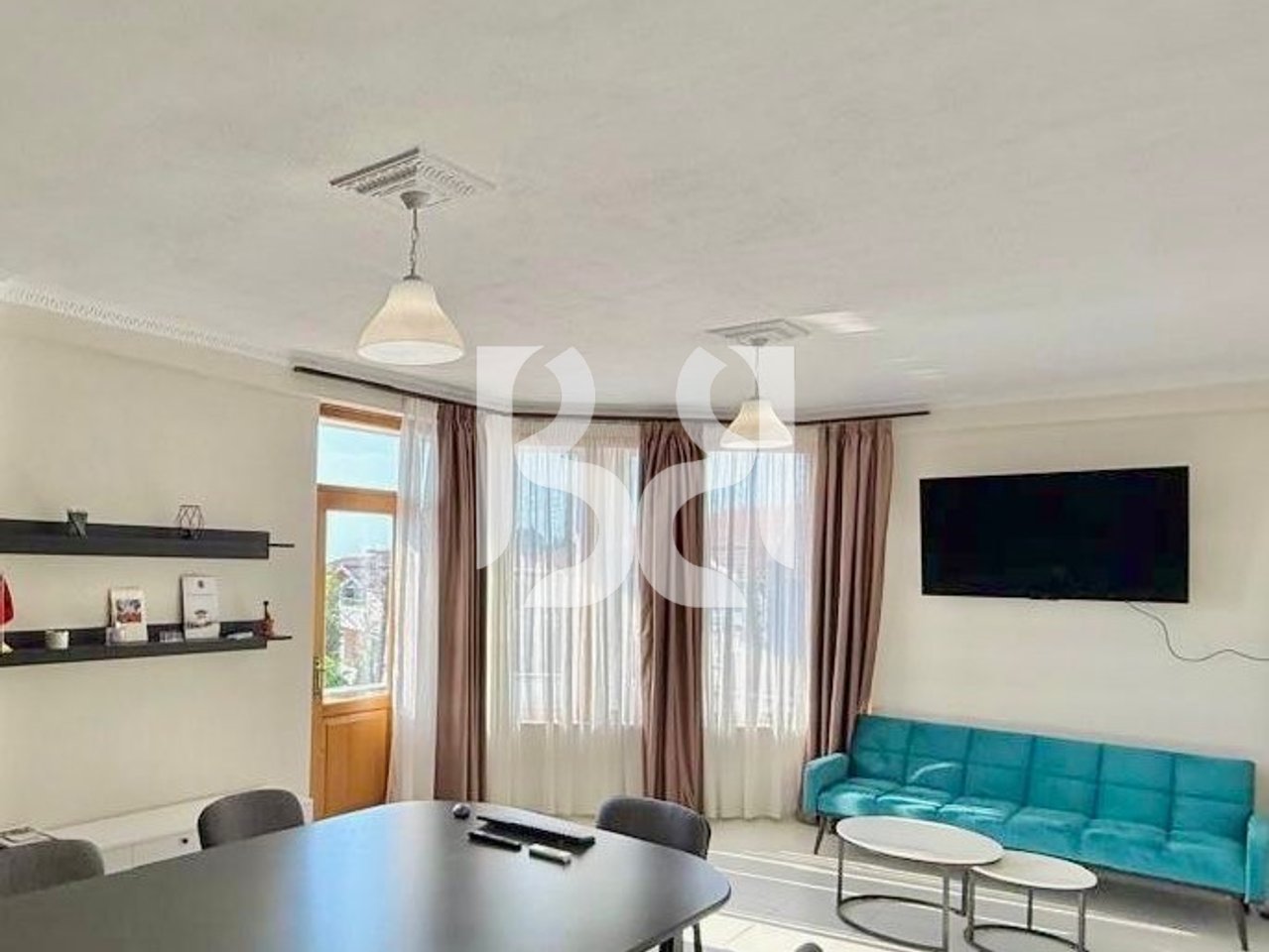 JEPET APARTAMENT 4+1+2 ME QIRA NE ZONEN E ALI DEMIT.*