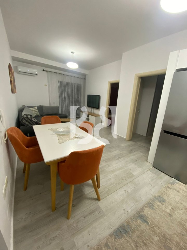 JEPET APARTAMENT ME QIRA 2+1 NE ZONEN E PAZARIT TE RI*