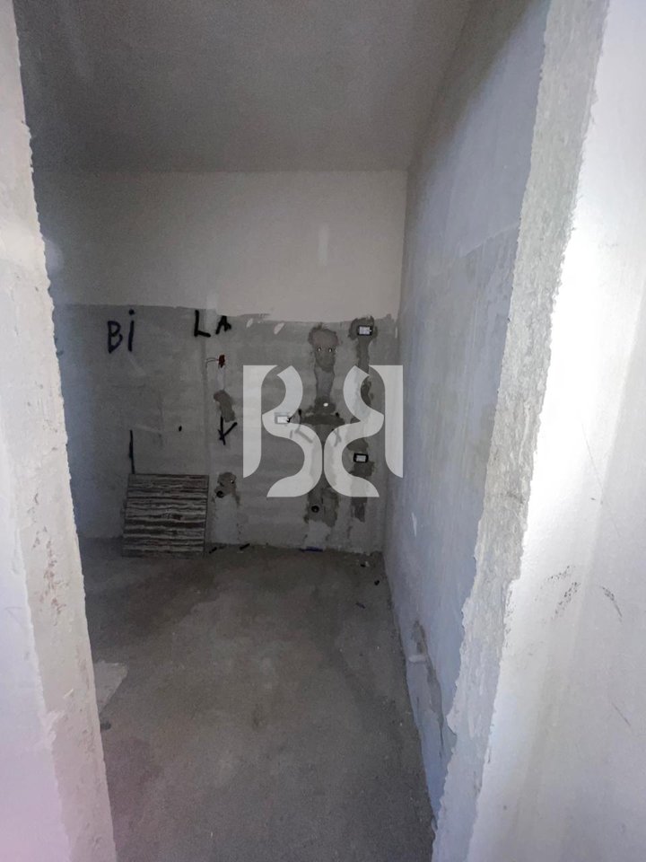 APPARTAMENTO 1+1 IN VENDITA NELLA RESIDENZA TOM DOSHI, SHKOZË, TIRANA.