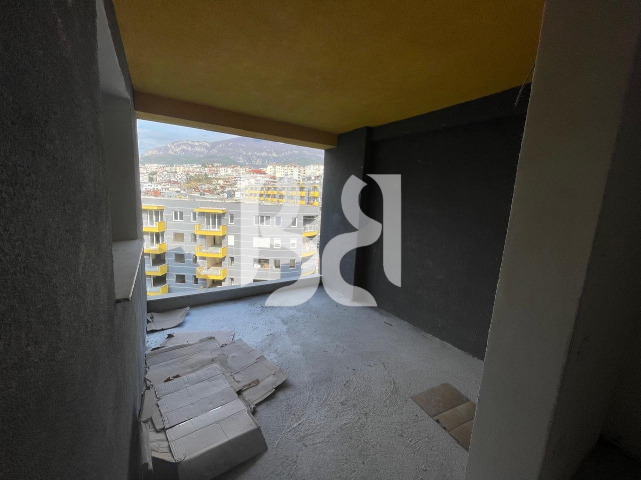 APPARTAMENTO 1+1 IN VENDITA NELLA RESIDENZA TOM DOSHI, SHKOZË, TIRANA.
