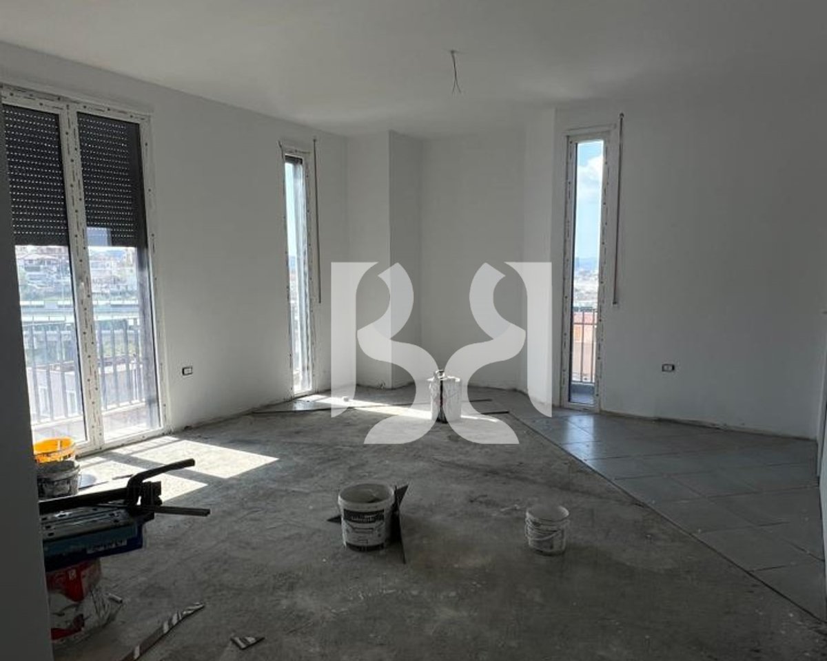 APPARTAMENTO 2+1 IN VENDITA NEL RESIDENCE VICINO ALLA ROTONDA DI SHKOZA*