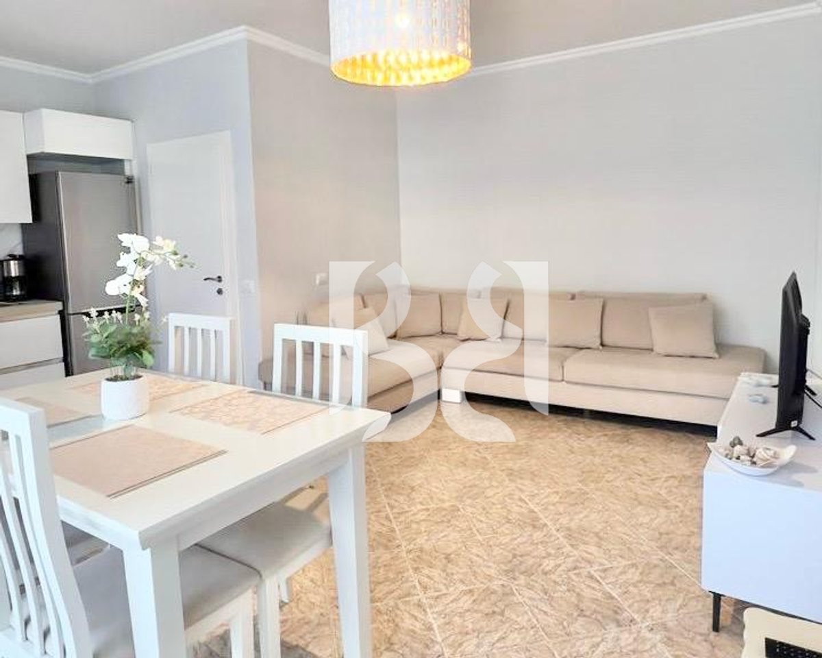 SHITET APARTAMENT 1+1 NE DURRES PRANE PLAZHIT ILIRIA