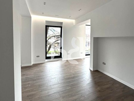 JEPET ME QERA APARTAMENT/AMBIENT TE ZONA E TAJVANIT*