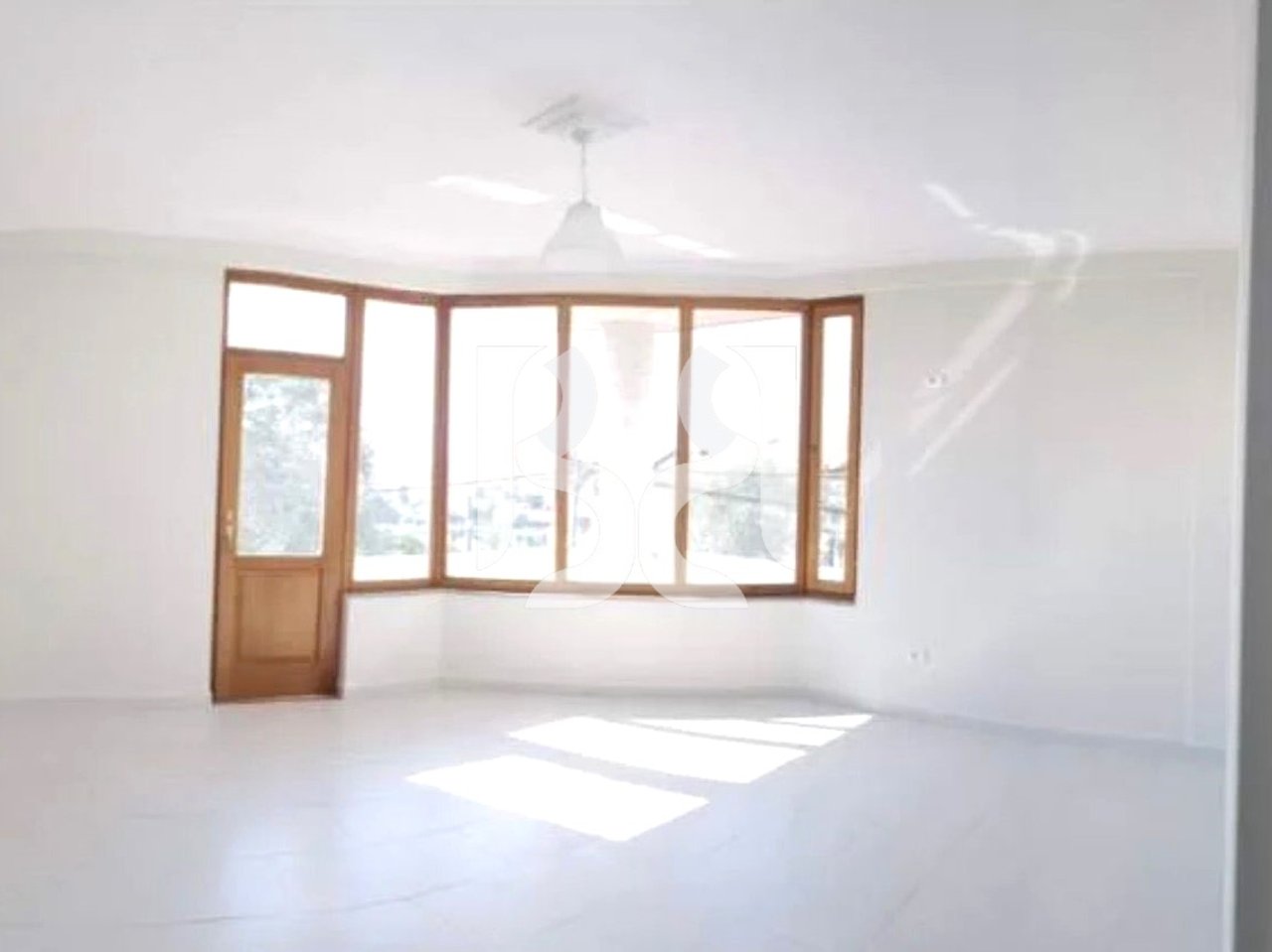 OFFICE SPACE FOR RENT – NEAR STUDENT CITY / ALI DEMI*