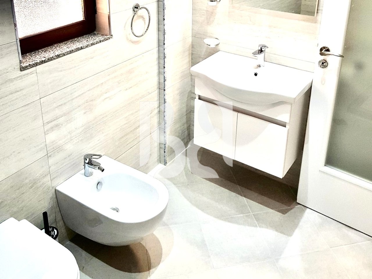 OFFICE SPACE FOR RENT – NEAR STUDENT CITY / ALI DEMI*