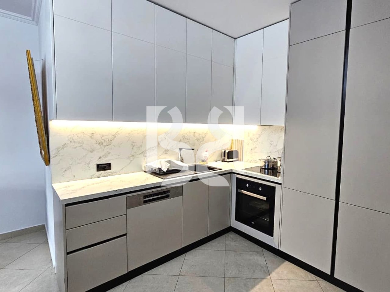 JEPET ME APARTAMENT 1+1 PRANE PRESIDENCES