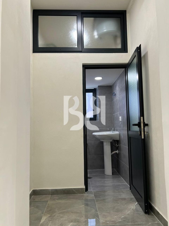 UNITÀ COMMERCIALE IN AFFITTO IN VIA SULEJMAN DELVINA.