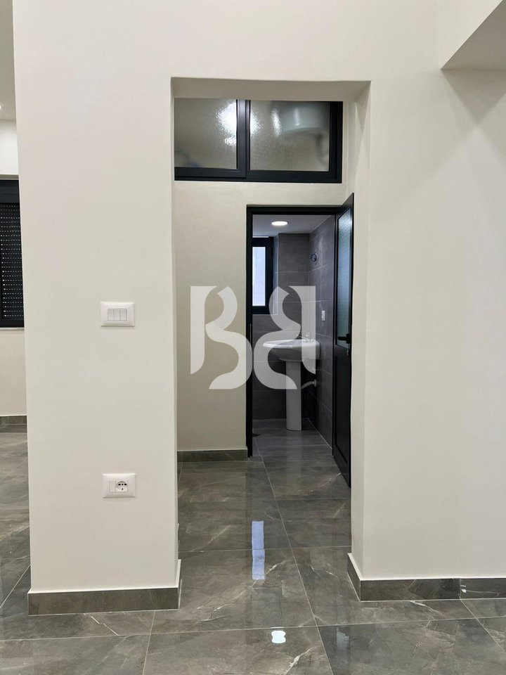 UNITÀ COMMERCIALE IN AFFITTO IN VIA SULEJMAN DELVINA.