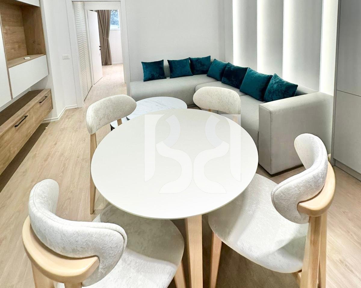 Appartamento 1+1 in affitto al Boulevard Zogu I, centro