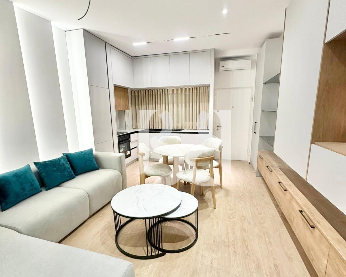 Appartamento 1+1 in affitto al Boulevard Zogu I, centro