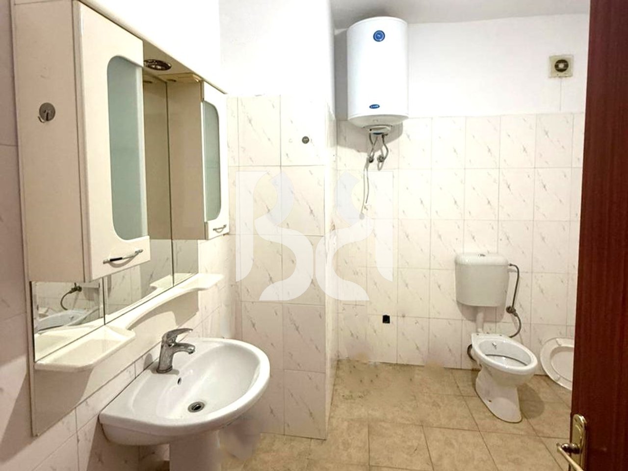 FORNELLO A GAS IN VENDITA A ASTIR – COMPLESSO FRATARI