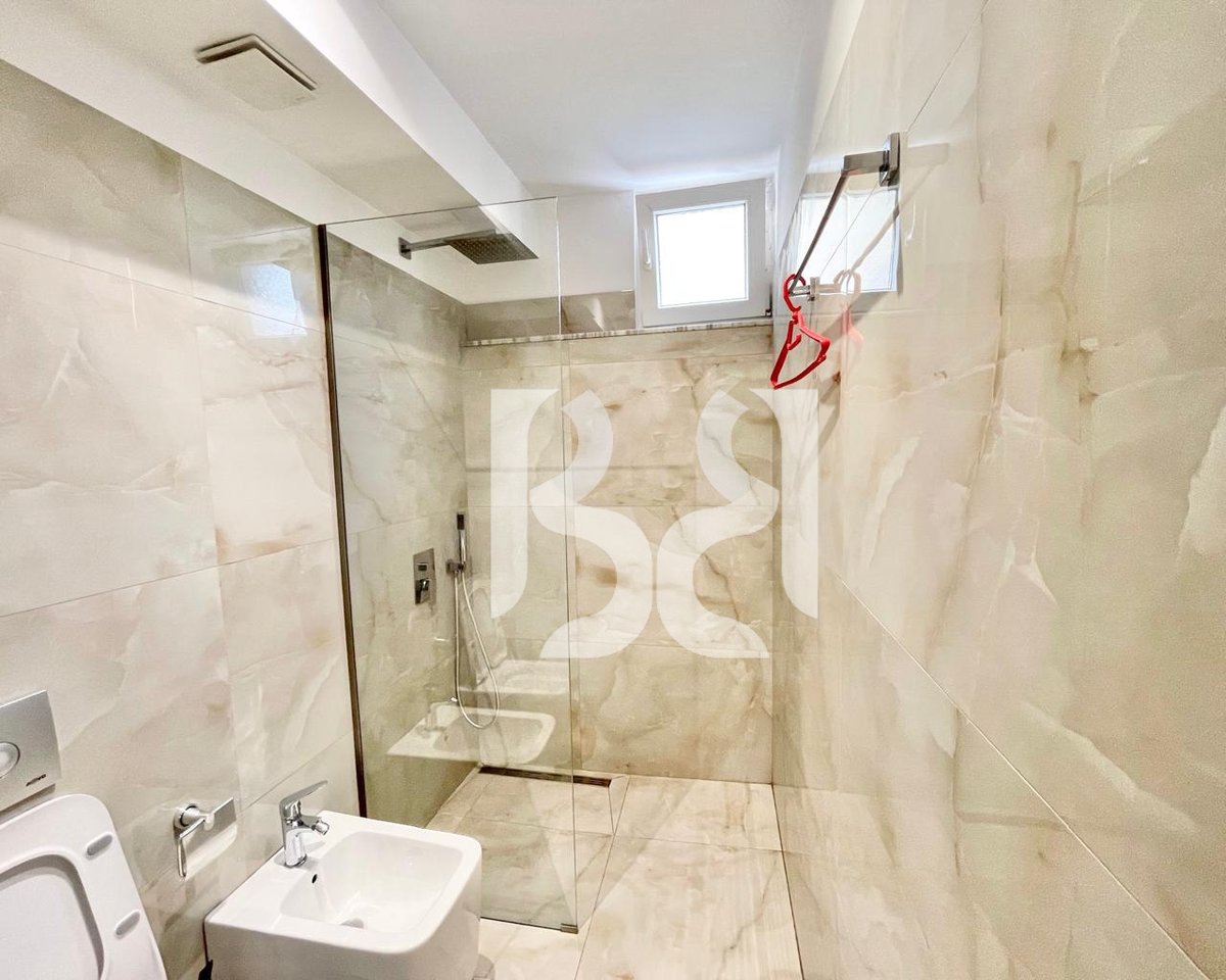 APARTAMENT ME QERA 2+1 NE ZONEN E BRRYLIT