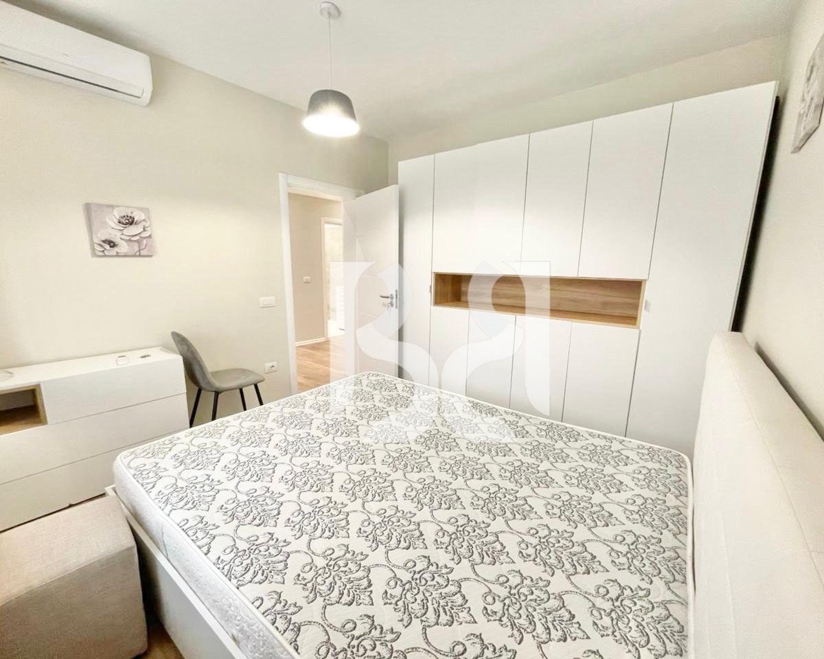 APARTAMENT ME QERA 2+1 NE ZONEN E BRRYLIT