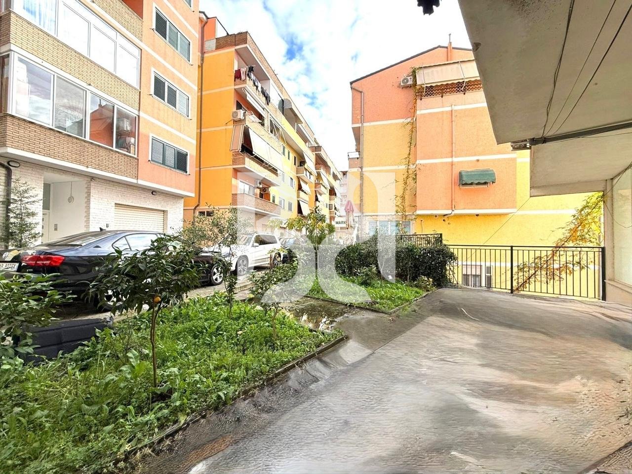 SHITET AMBIENT BIZNESI TE LIQENI I THATE*