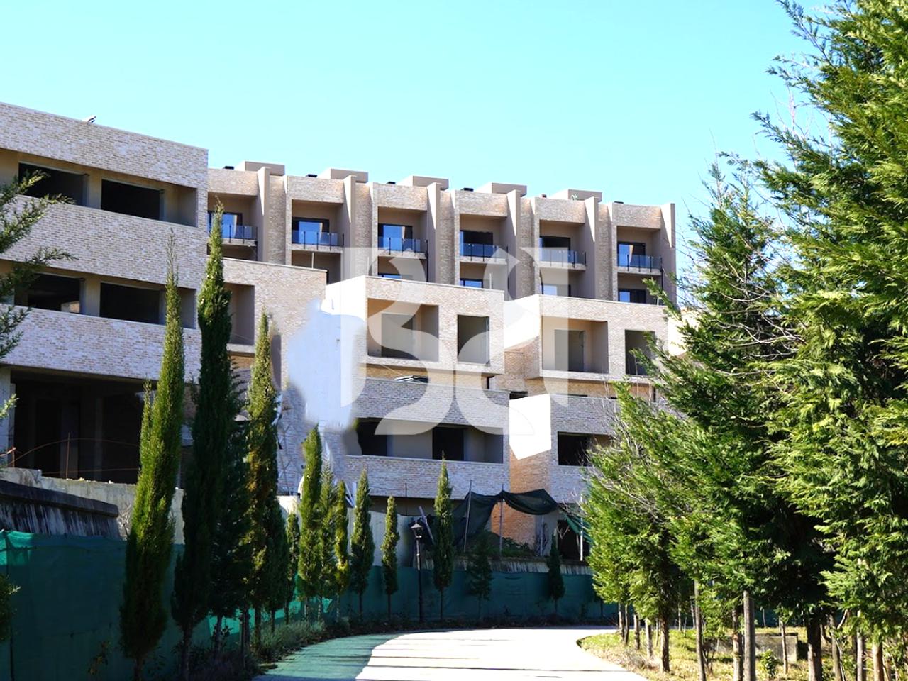 VILE MODERNE ME PISHINE NE SHITJE TEK SWAN RESIDENCE