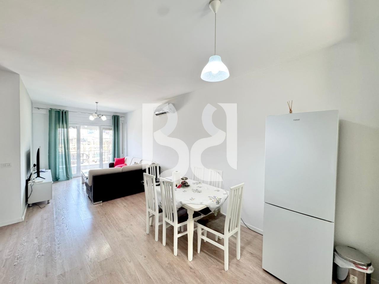 Shitet Apartament 2+1 + Parking në Kodrën e Diellit 2, Tiranë