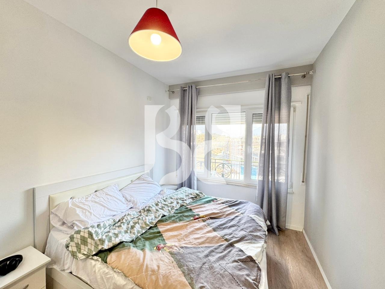 Shitet Apartament 2+1 + Parking në Kodrën e Diellit 2, Tiranë