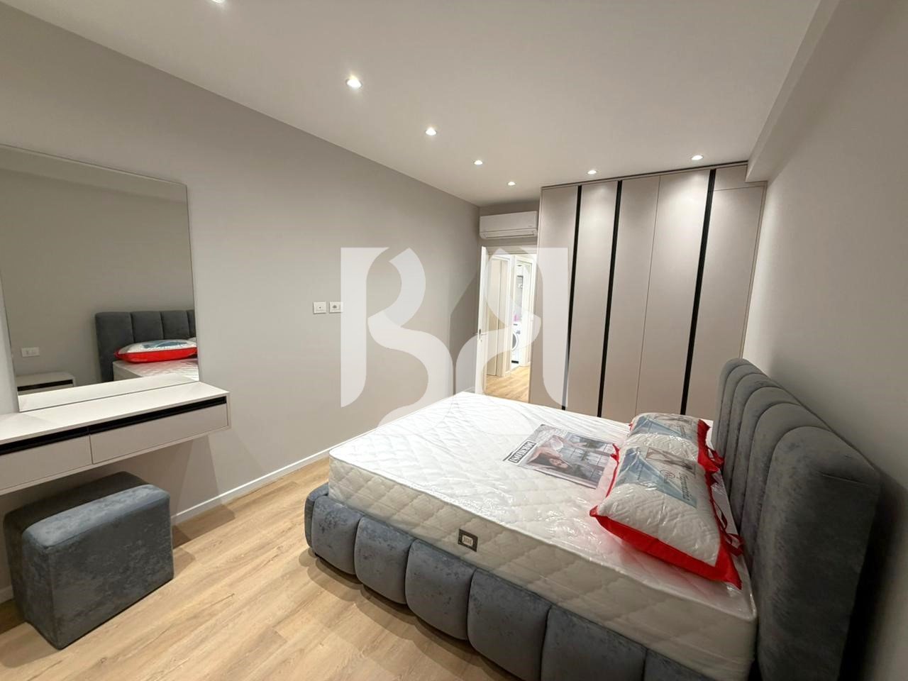 JEPET ME QIRA  APARTAMENT 1+1  VILA L2 ASTIR
