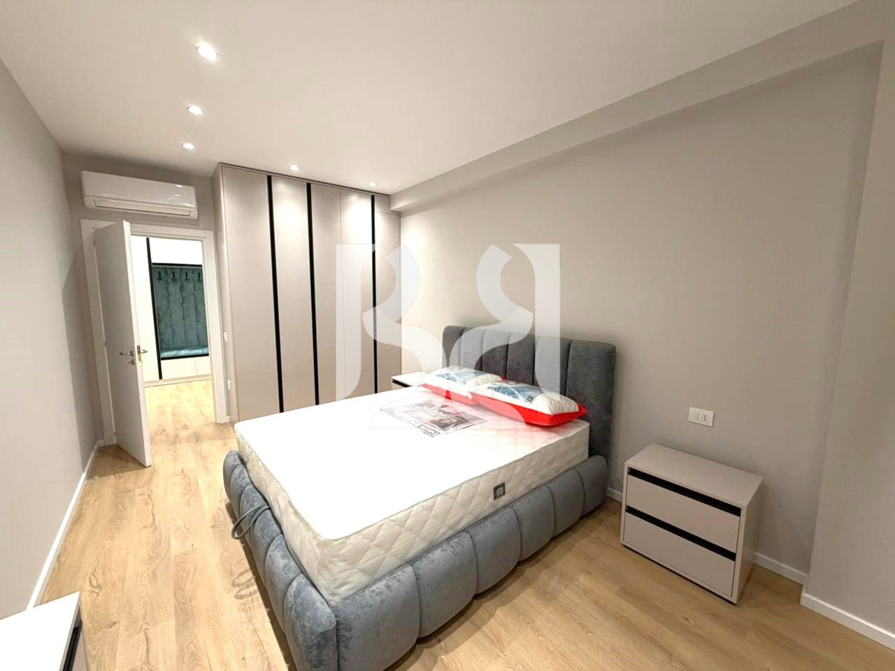 JEPET ME QIRA  APARTAMENT 1+1  VILA L2 ASTIR