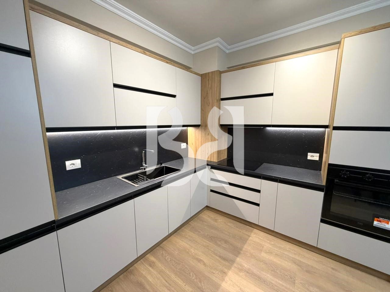 JEPET ME QIRA  APARTAMENT 1+1  VILA L ASTIR