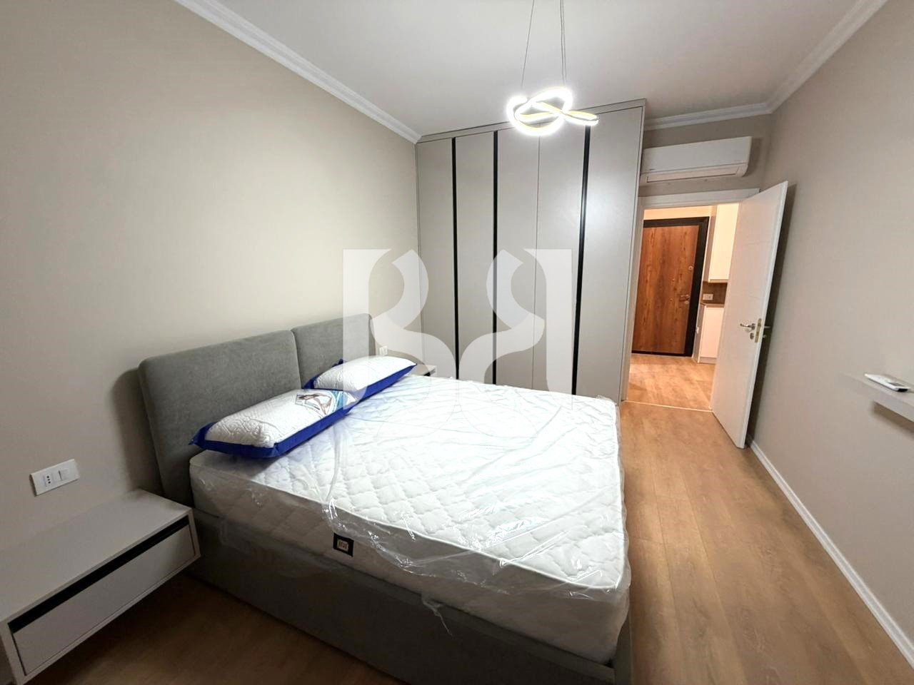 JEPET ME QIRA  APARTAMENT 1+1  VILA L ASTIR