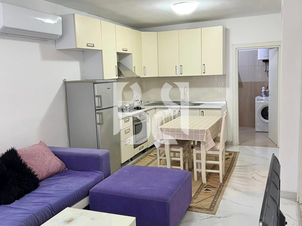 JEPET APARTAMENT 2+1 ME QIRA PRANE 5 MAJIT