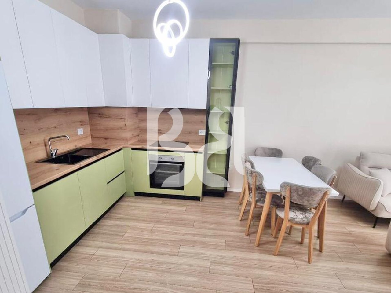 APARTAMENT 1+1 ME QIRA URBAN GATE ASTIR 500 EURO