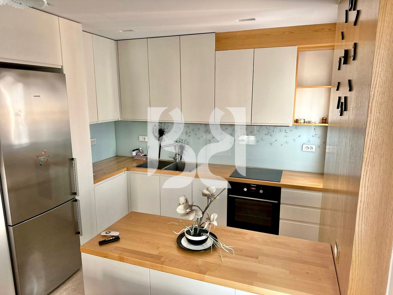 FOR RENT 3+1+2 BATHROOMS +2 PARKING SPACES IN THE PARIS MUNICIPALITY NEAR KRISTAL CENTER