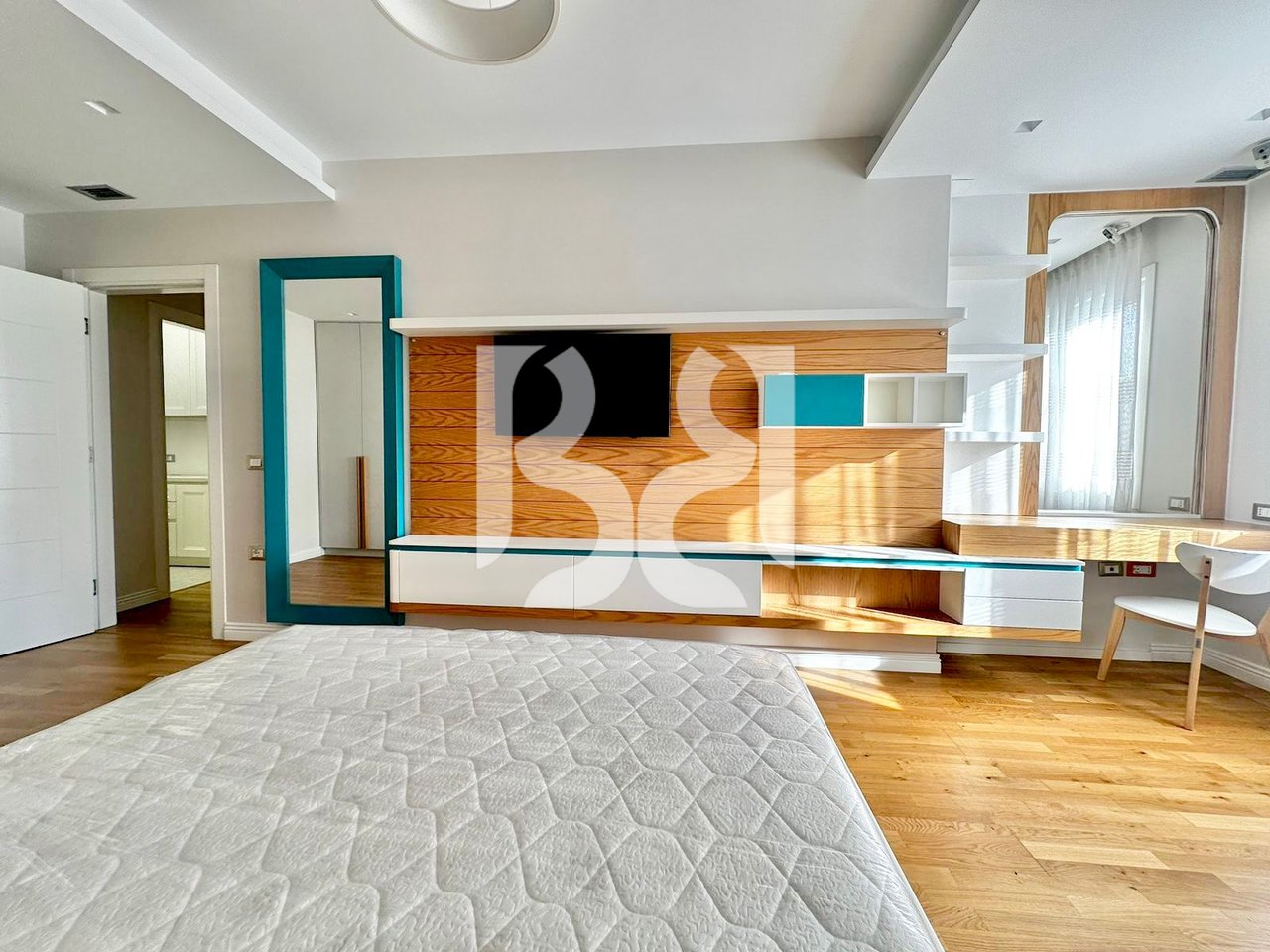 FOR RENT 3+1+2 BATHROOMS +2 PARKING SPACES IN THE PARIS MUNICIPALITY NEAR KRISTAL CENTER