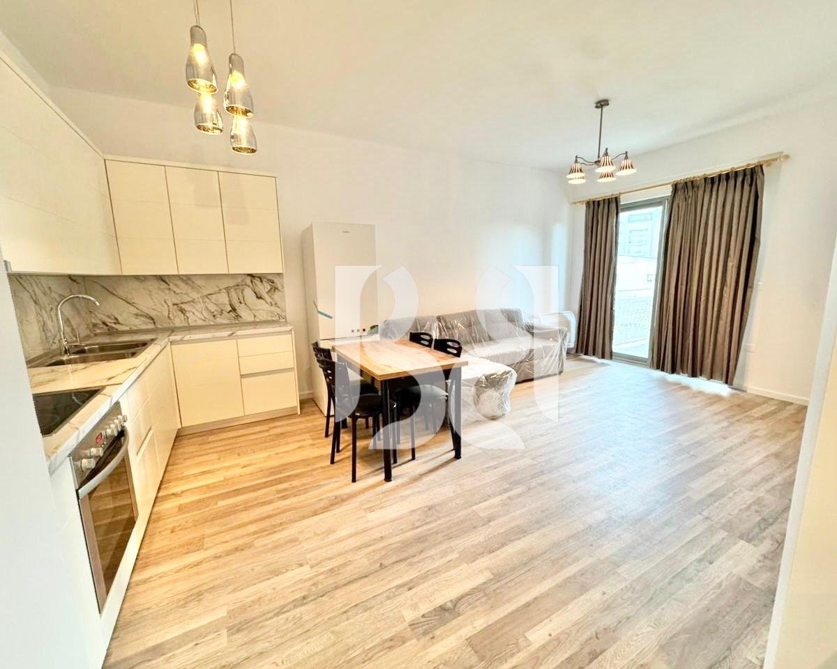 APARTAMENT ME QERA 1+1 TEK ISH FUSHA E AVIACIONIT