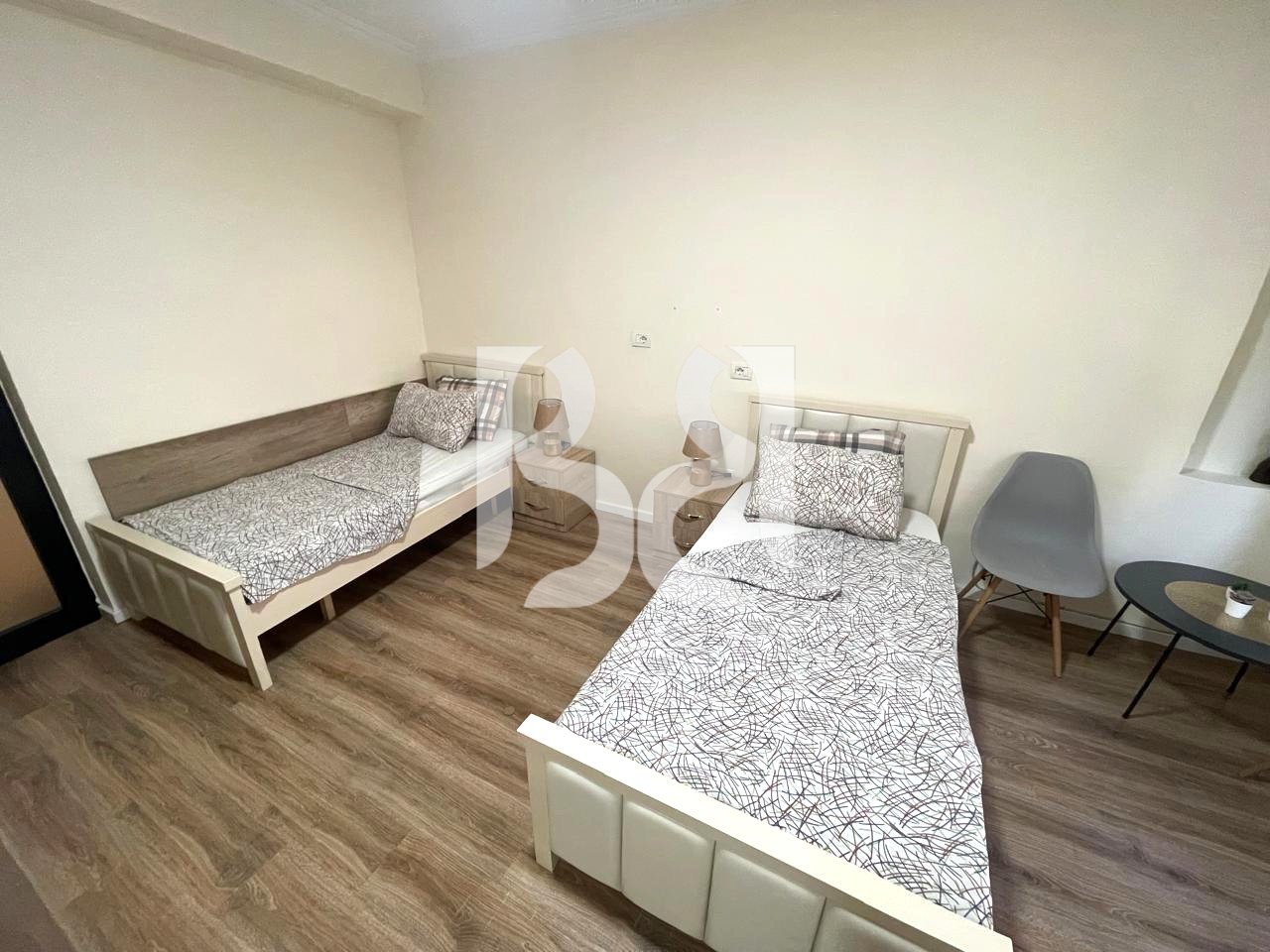 JEPET ME QIRA APARTAMENT 1+1 NE MYSLYM SHYR*