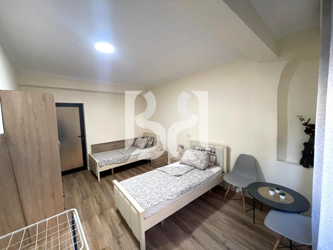 JEPET ME QIRA APARTAMENT 1+1 NE MYSLYM SHYR*