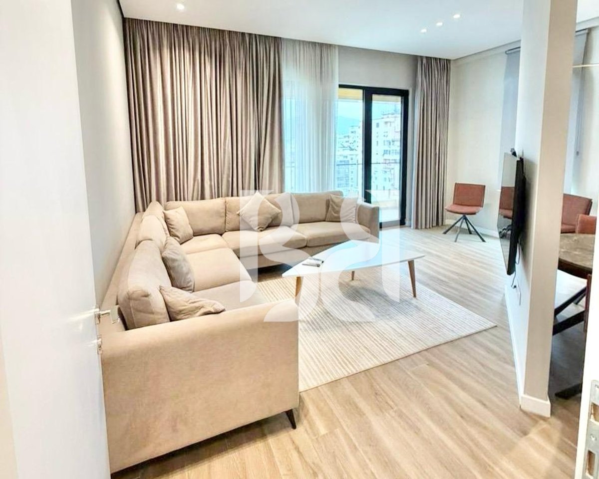 APARTAMENT 2+1+2+POST PARKIMI ME QERA TEK SQUARE 21