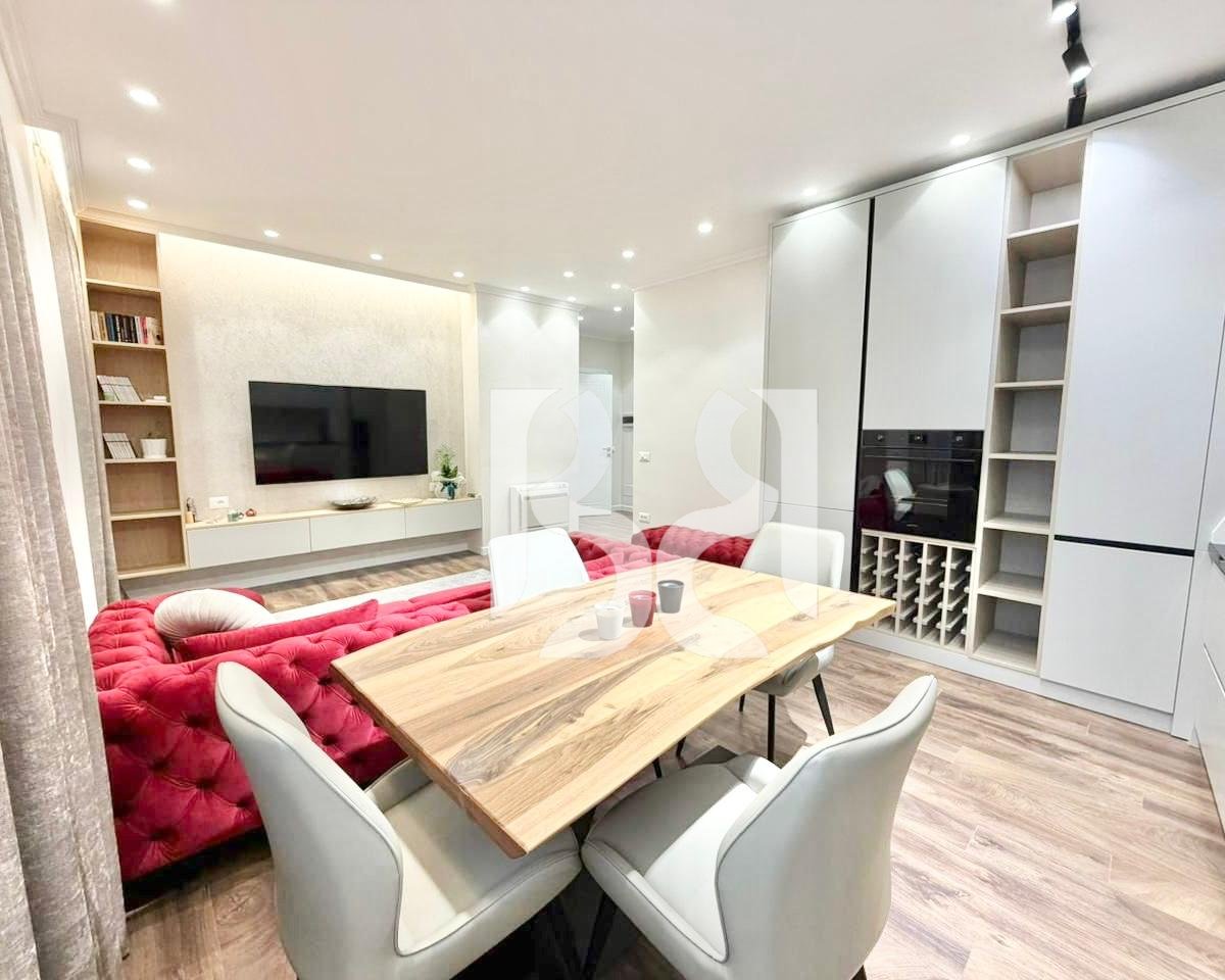 APARTAMENT TE PAZARI RI ME QERA 1+1