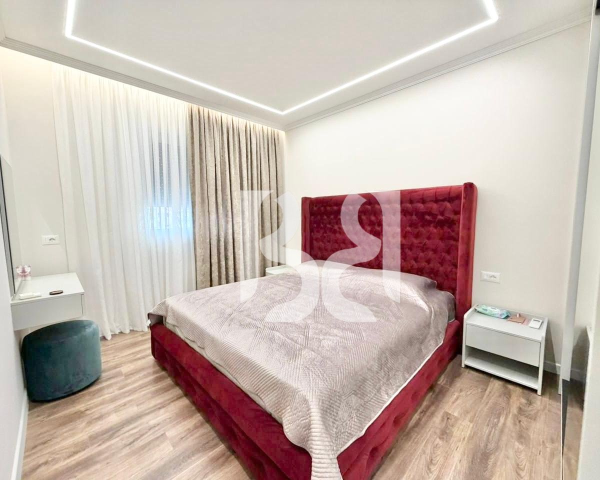 APARTAMENT TE PAZARI RI ME QERA 1+1