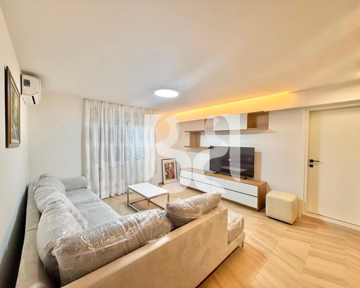 APARTAMENT ME QERA 1+1 TEK PETRO NINI LUARASI