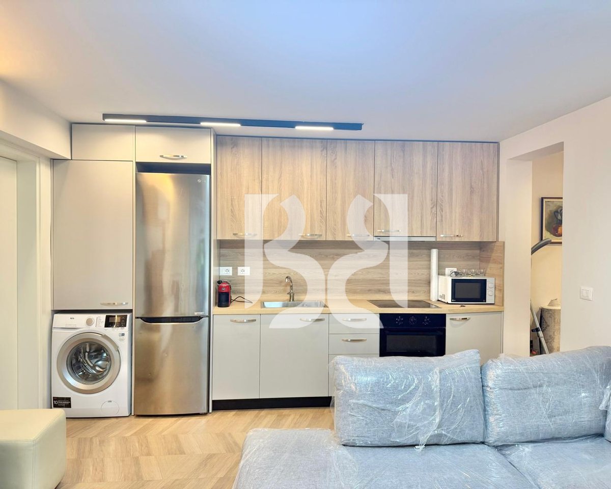 APARTAMENT ME QERA 1+1 TEK PETRO NINI LUARASI
