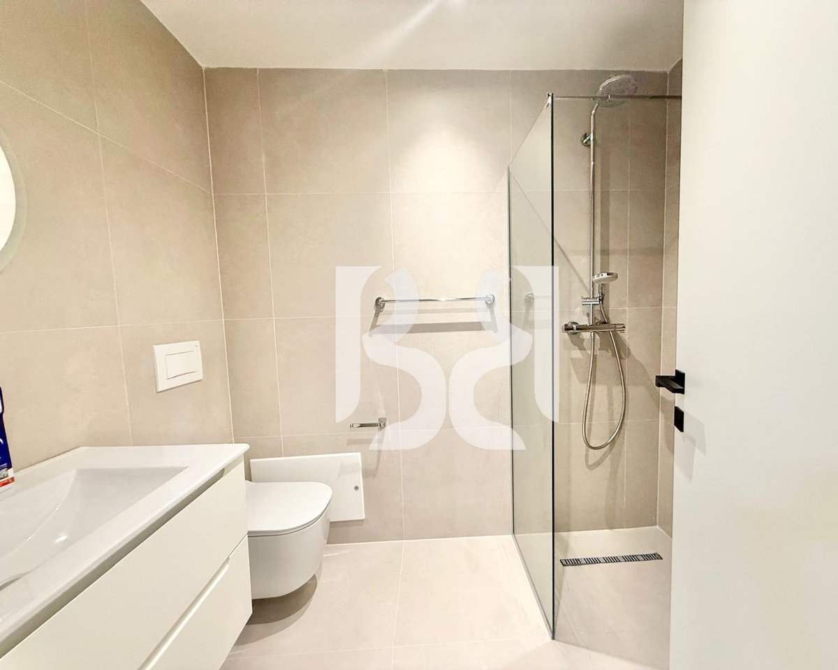 APARTAMENT ME QERA 1+1 TEK PETRO NINI LUARASI