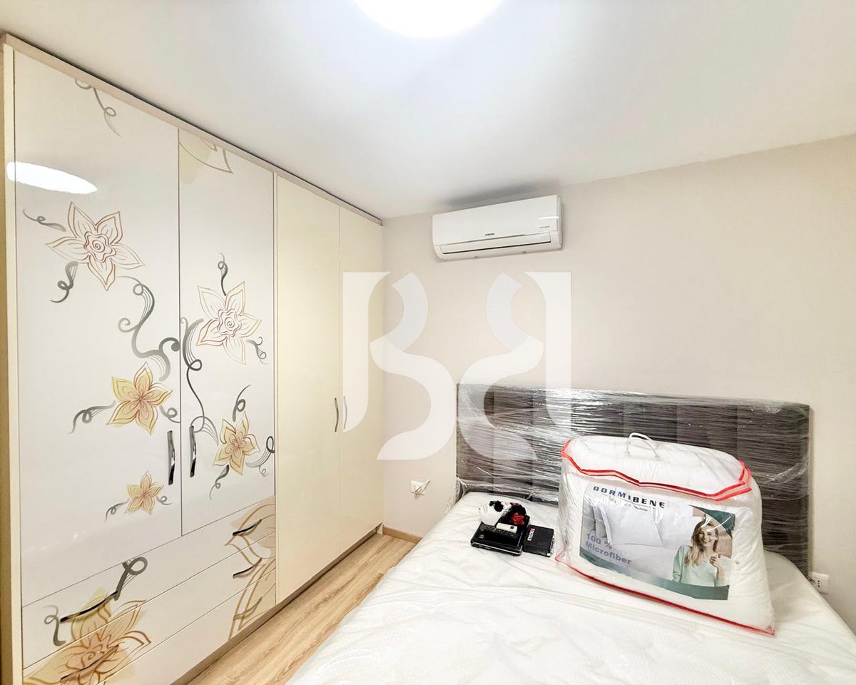 APARTAMENT ME QERA 1+1 TEK PETRO NINI LUARASI